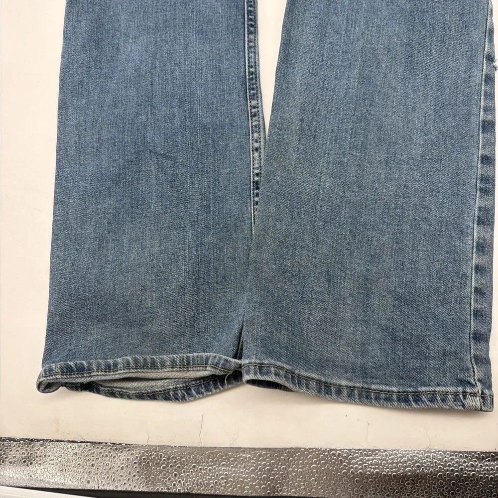 Hollister Jeans Mens Size 32x32 Epic Flex Boot Cut Med Wash Blue Denim Fits